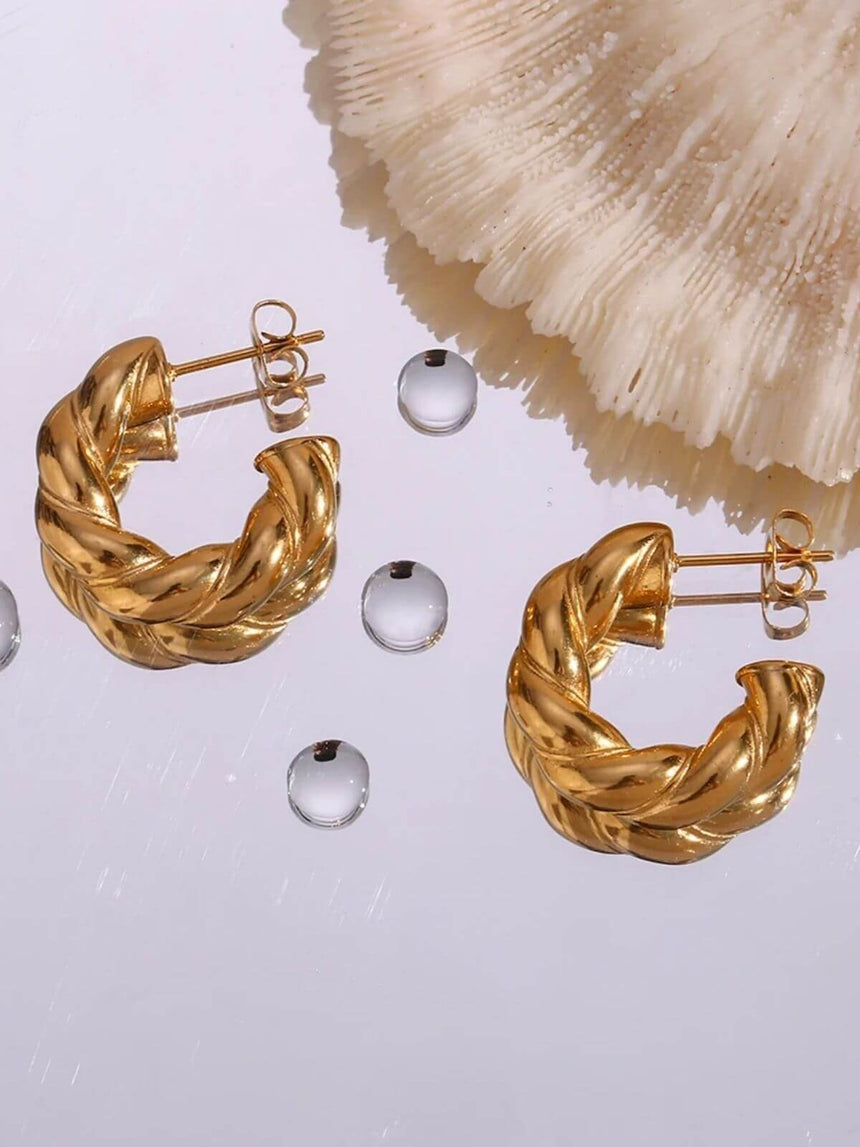 Luen gedraaide oorringen