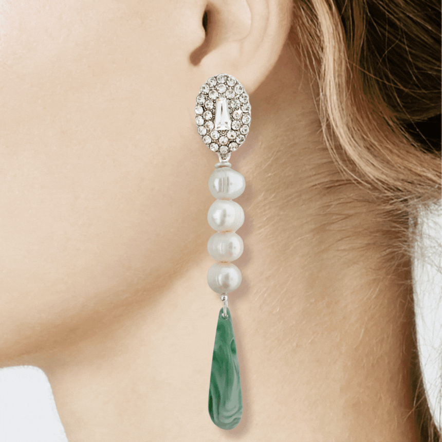 Levi lange oorbellen met parels