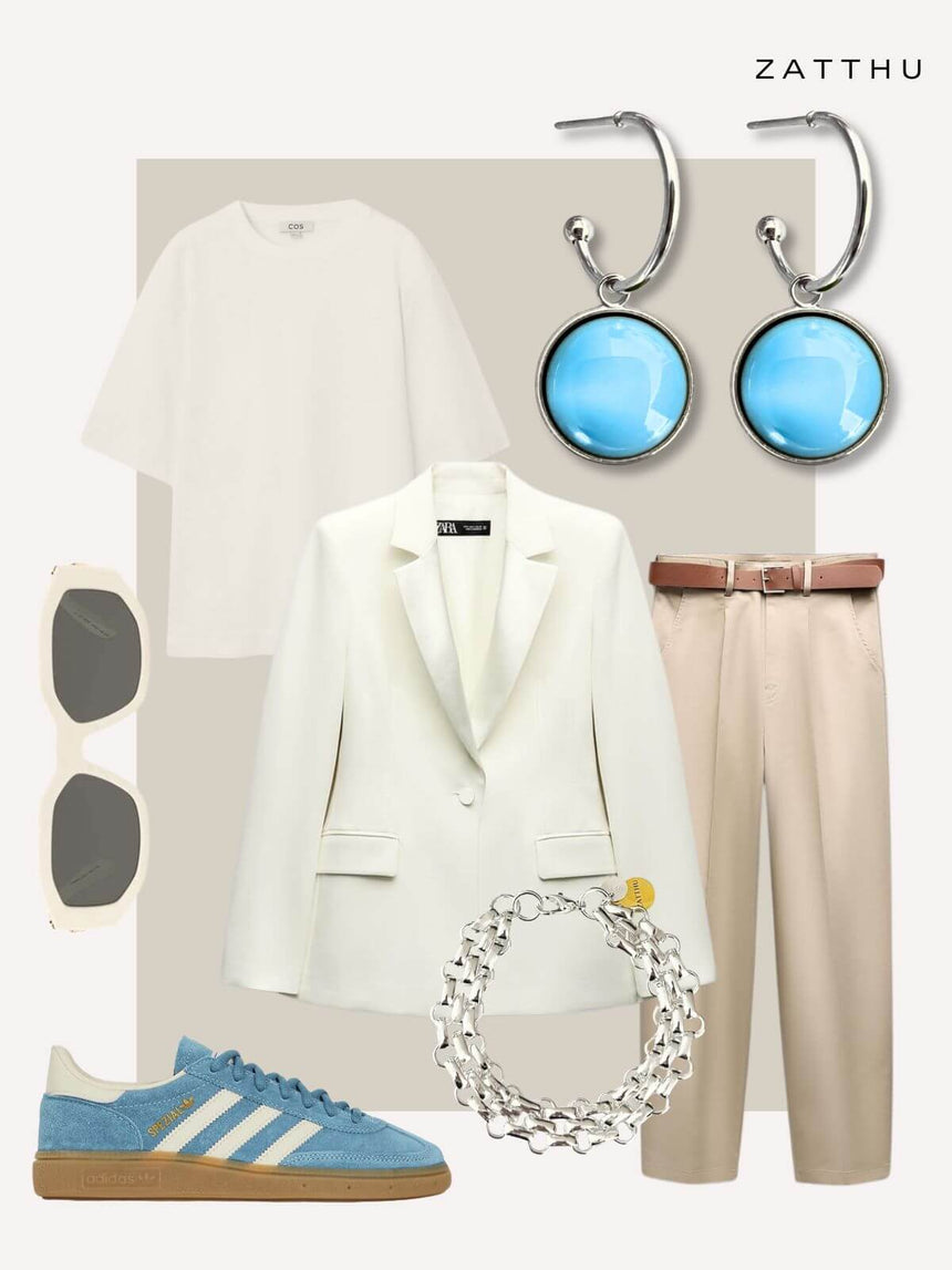 Maev zilveren oorringen met lichtblauwe steen