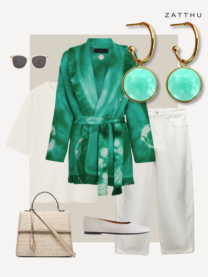 Maey gouden oorringen met mintkleurige steen