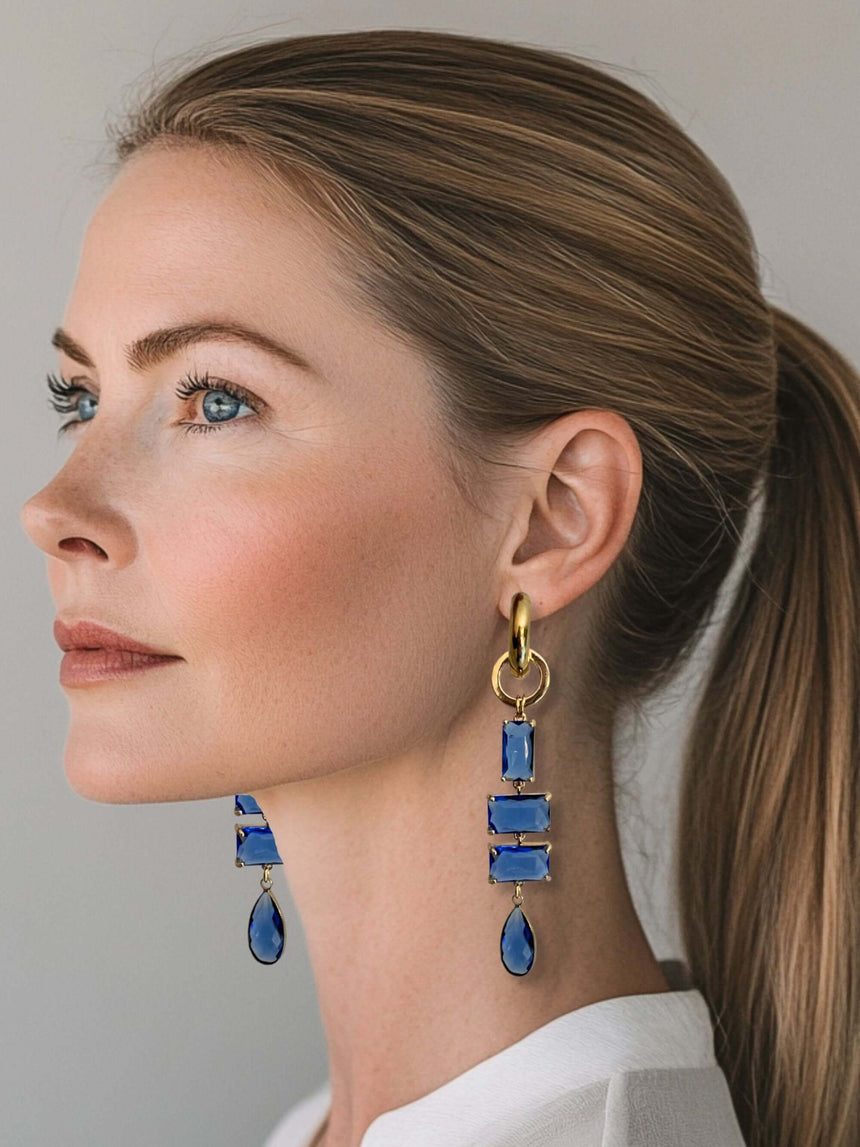 Blauw kristallen statement oorringen Mita - stijlvol en modern