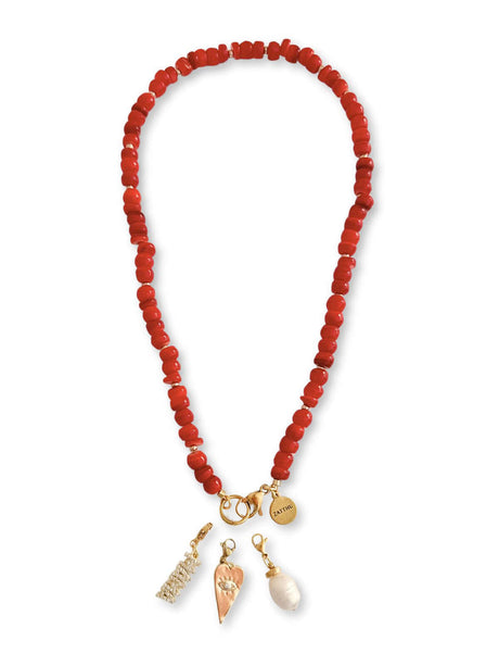 Zirkonia letterbedel LOVE – goudkleurig en elegant