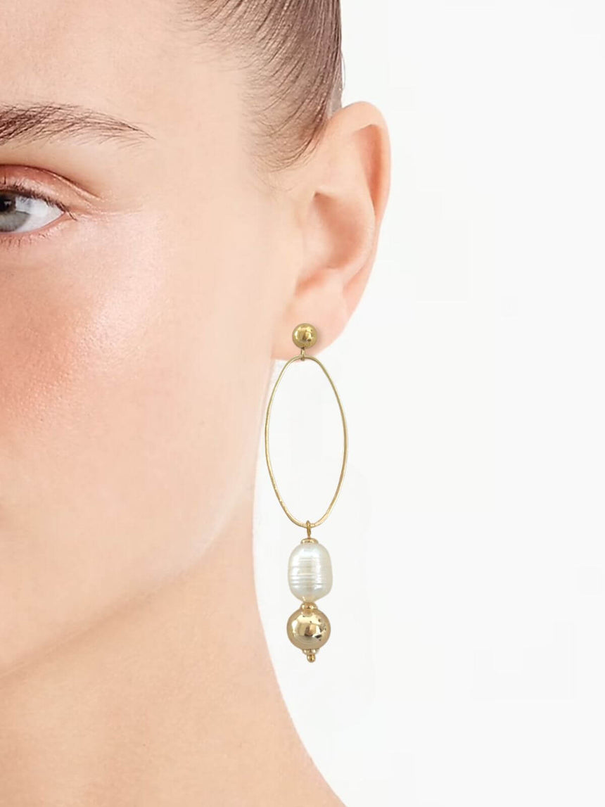 Leor mismatched oorbellen