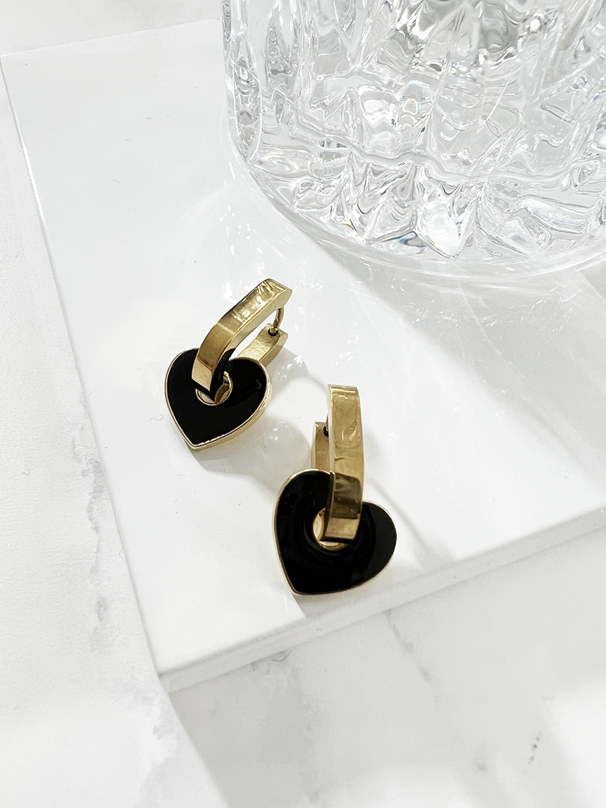 Imma oorringen met hartje hanger zwart