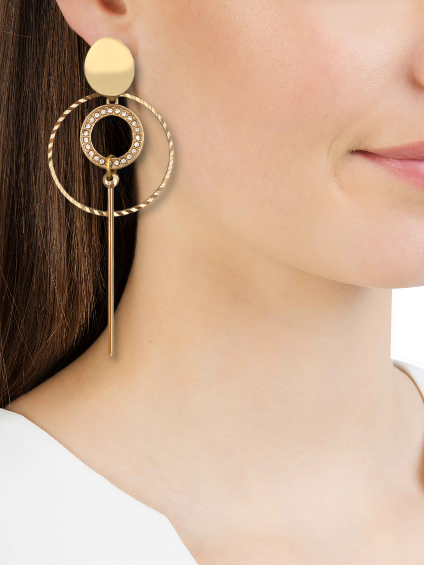 Irge lange goudkleurige oorbellen