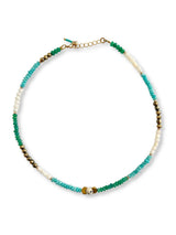 Azzi turquoise groene agaat ketting met fijne kralen en gouden accenten