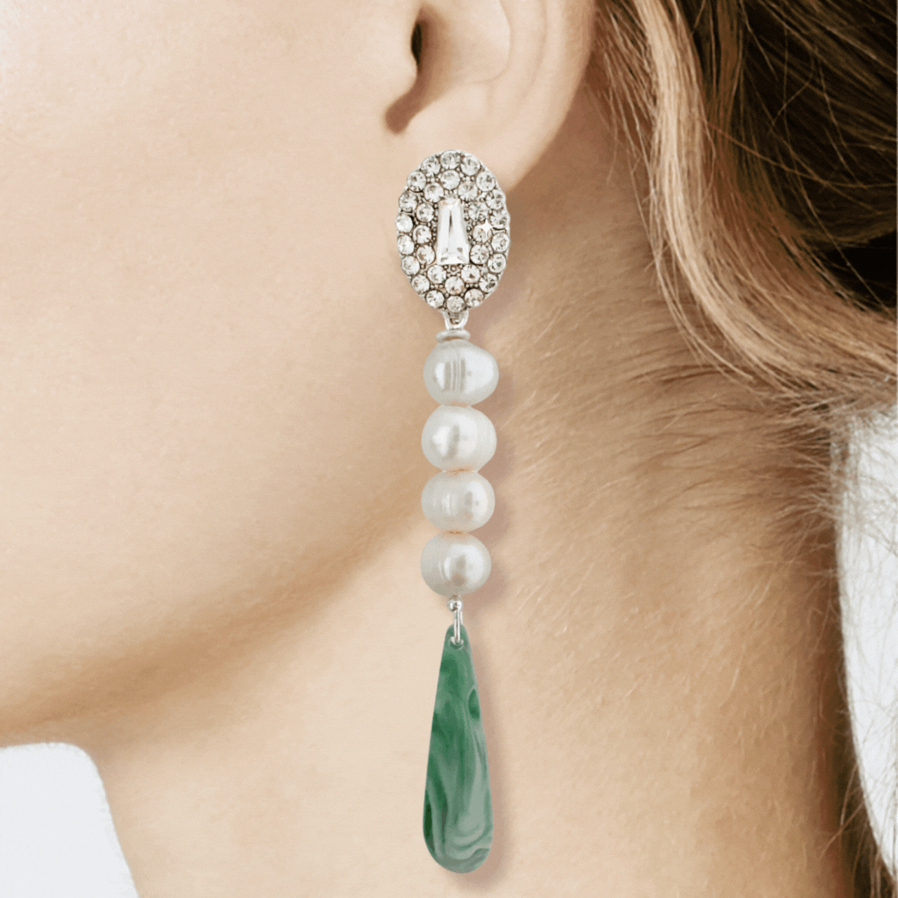 Levi lange oorbellen met parels