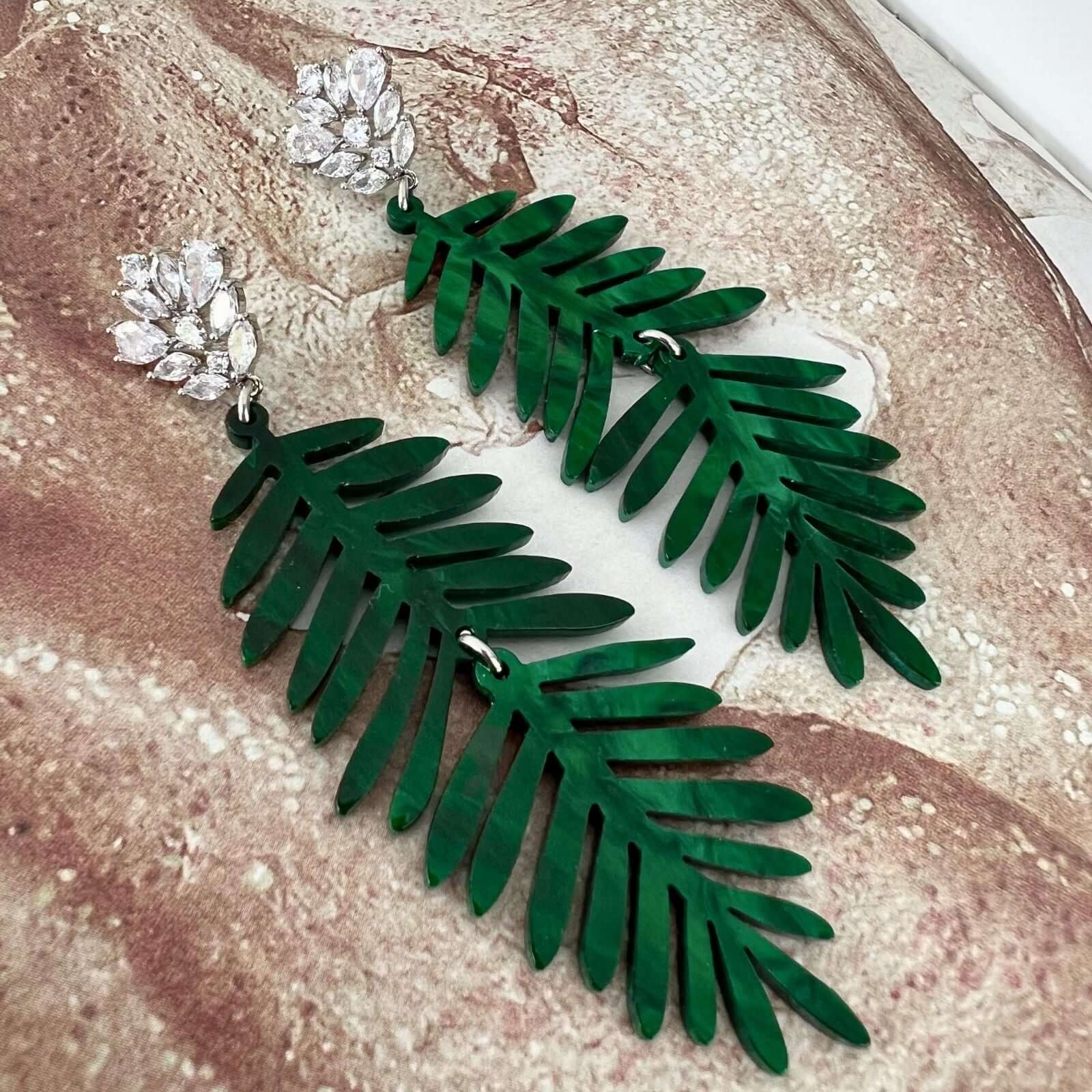 Linn resin statement oorbellen groen