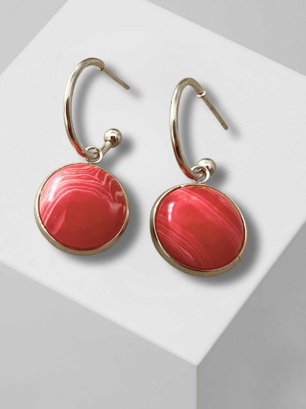 Maci zilveren oorringen met lichtrode agaat