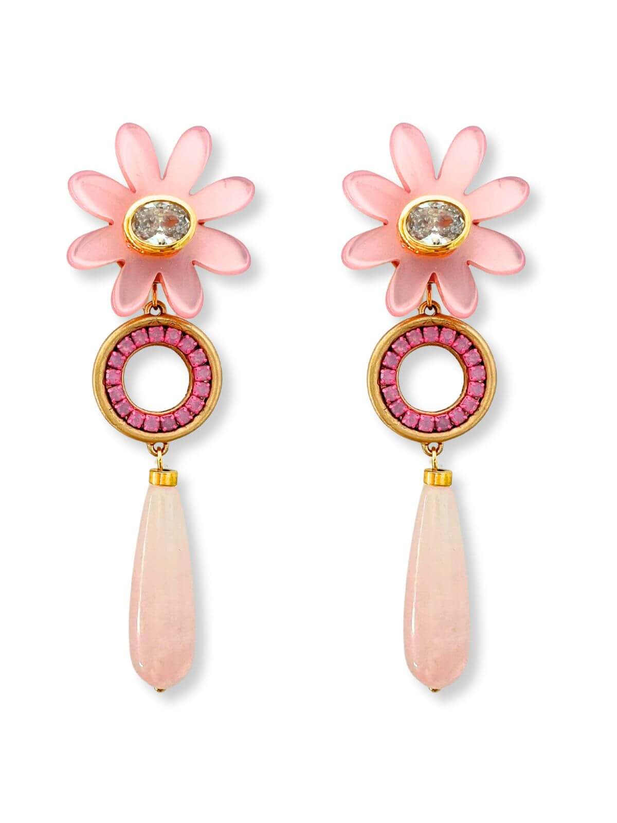 Maud roze statement oorbellen met agaat, messing en kristallen details, elegante roze bloemen ontwerp, verfijnde en glamoureuze stijl