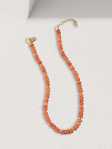 Maus oranje agaat kralenketting met glanzende oranje agaat kralen en roestvrijstalen accenten uit de Classic Collection.