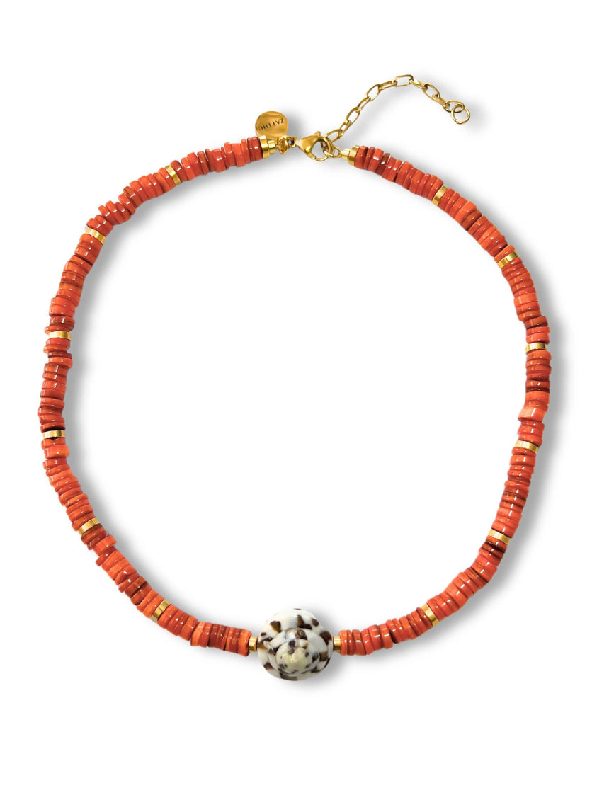 Mave oranje schelp ketting met gouden accenten en glanzende kralen uit de Classic Collection, roestvrijstalen sluiting