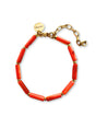 Mays oranje armband met schelpkralen en gouden details uit de Classic Collection