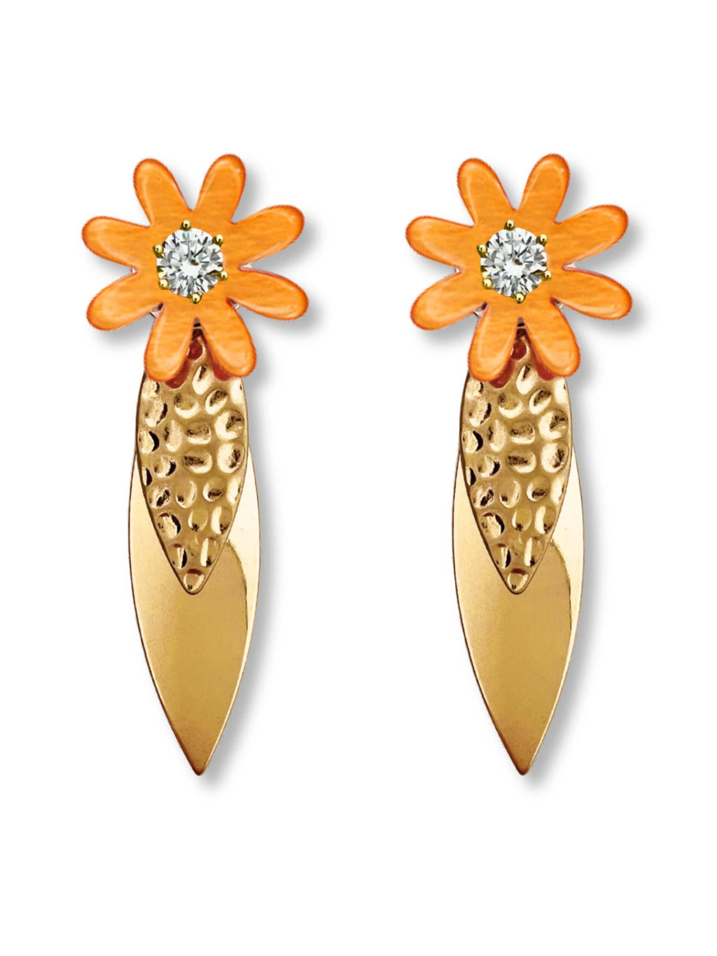 Meef oranje statement oorbellen met bloem van messing, oranje hars en zirkonia stenen.