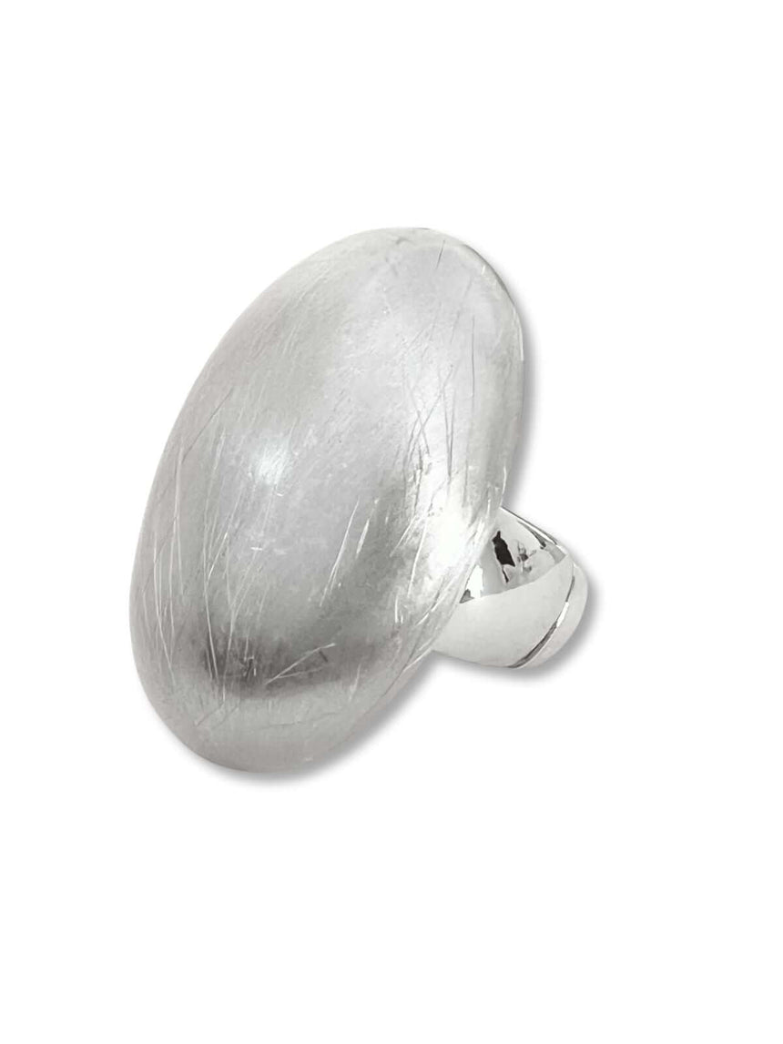 Mere zilverkleurige statement ring