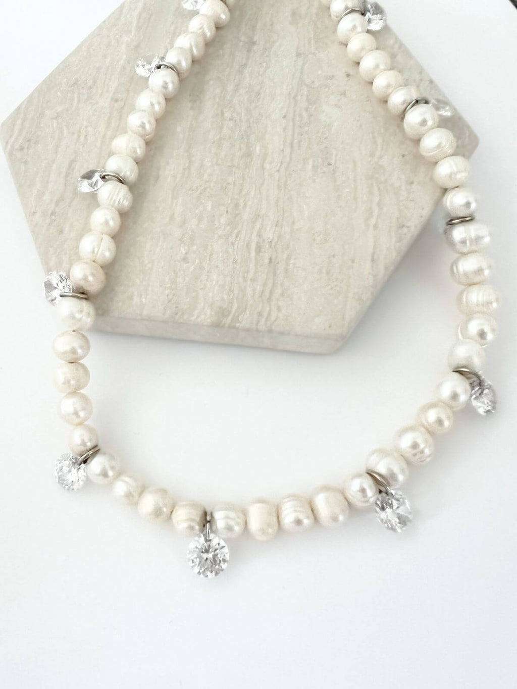 Mick ketting met parels en zirkonia - subtiele en chique ketting