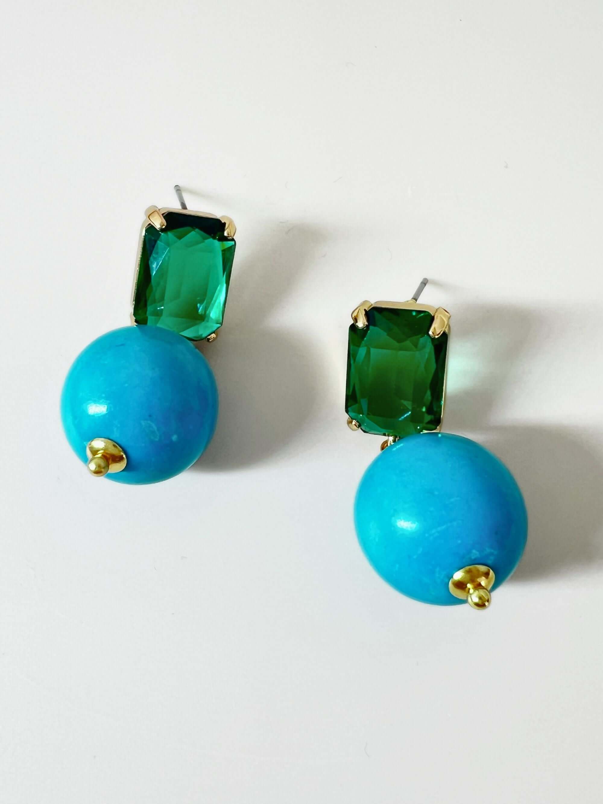 TurquoiseMiyo oorbellen met fonkelend kristal en turquoise tinten