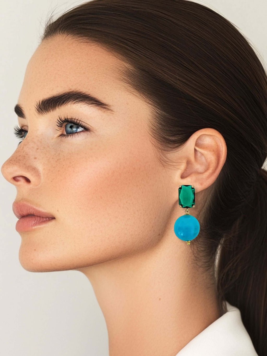 Miyo oorbellen met fonkelend kristal en turquoise tinten