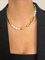 Elegant goudkleurige ketting Momo met klassieke parels