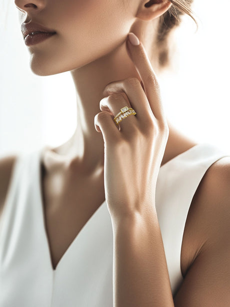 Mori-Doppelring mit transparentem Kristall