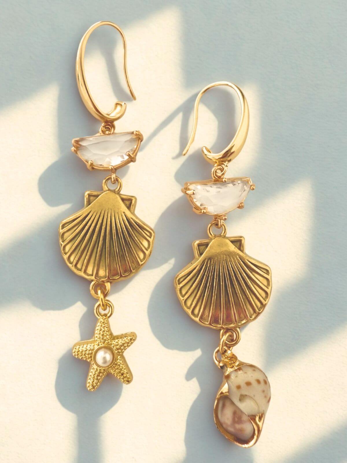 Goudkleurige oorbellen met kristal en schelp voor dames