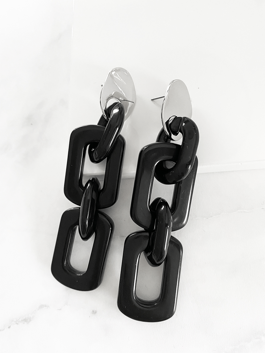 Ibby oorbellen met zwarte schakels