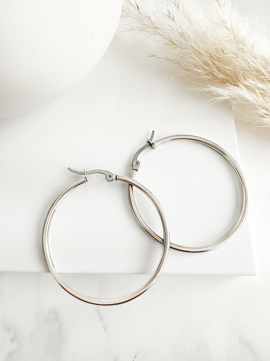 Ieke stainless steel oorringen zilver