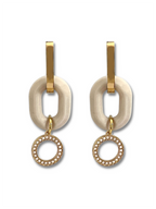 Irma oorringen met cremekleurige resin schakel