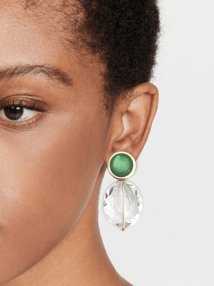 Isis oorbellen met kristal en groene steen