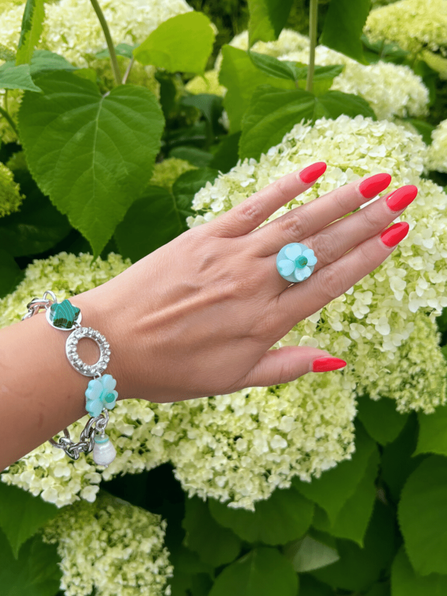 Isya statement ring met bloem