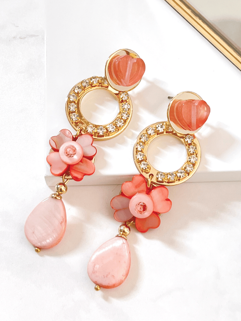 Ixel roze statement oorbellen met bloem